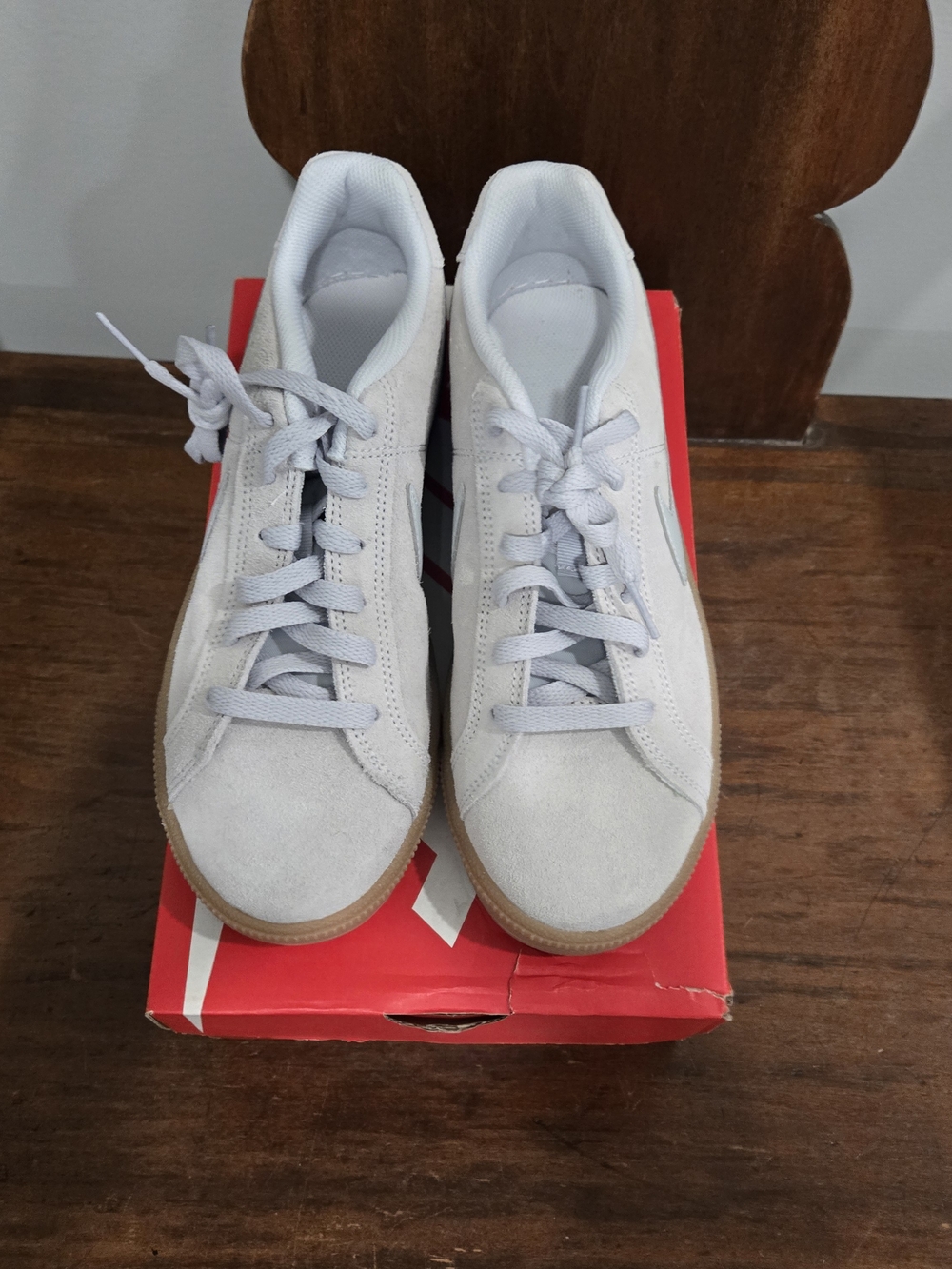 Nike Light Gray Suede Womens 8 Sneakers with Gum Sole - Picture 6 of 9